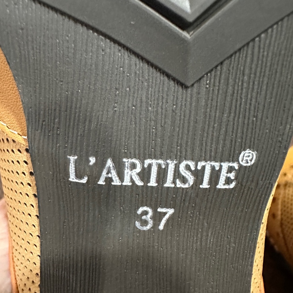 L'ATISTE Bardot Pieced Leather Oxford Pumps Size 6.5 NWOT - Picture 2 of 15